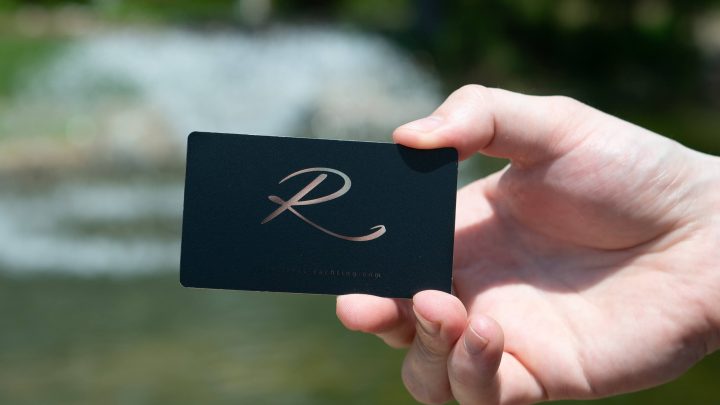 Using Business Cards For an Apparel Brand