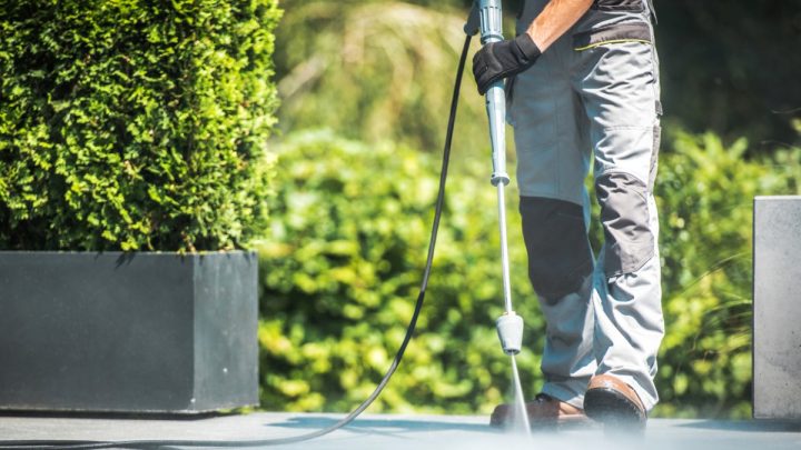 How Much Does It Cost to Get Pressure Washing?