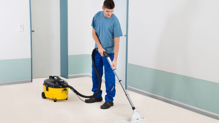 What Should an Ad Say For Hiring a Carpet Cleaning Technician